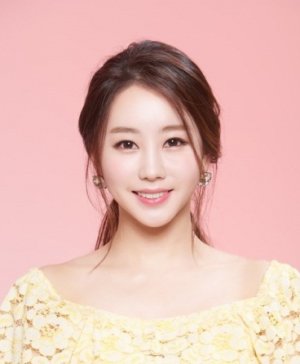 Bo-Mi Hwang